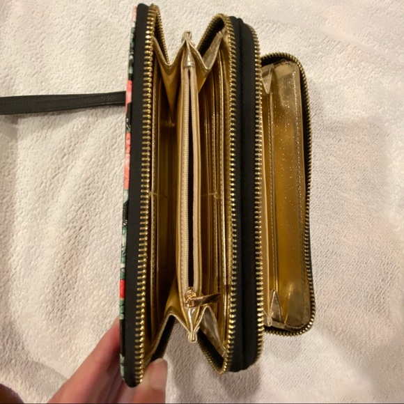 Floral Double-Sided Wristlet Wallet - Picture 4 of 9